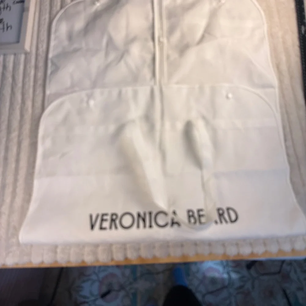 Veronica Beard White Cloth Garment Bag Travel‎ Suit Cover 25x44 Zippered